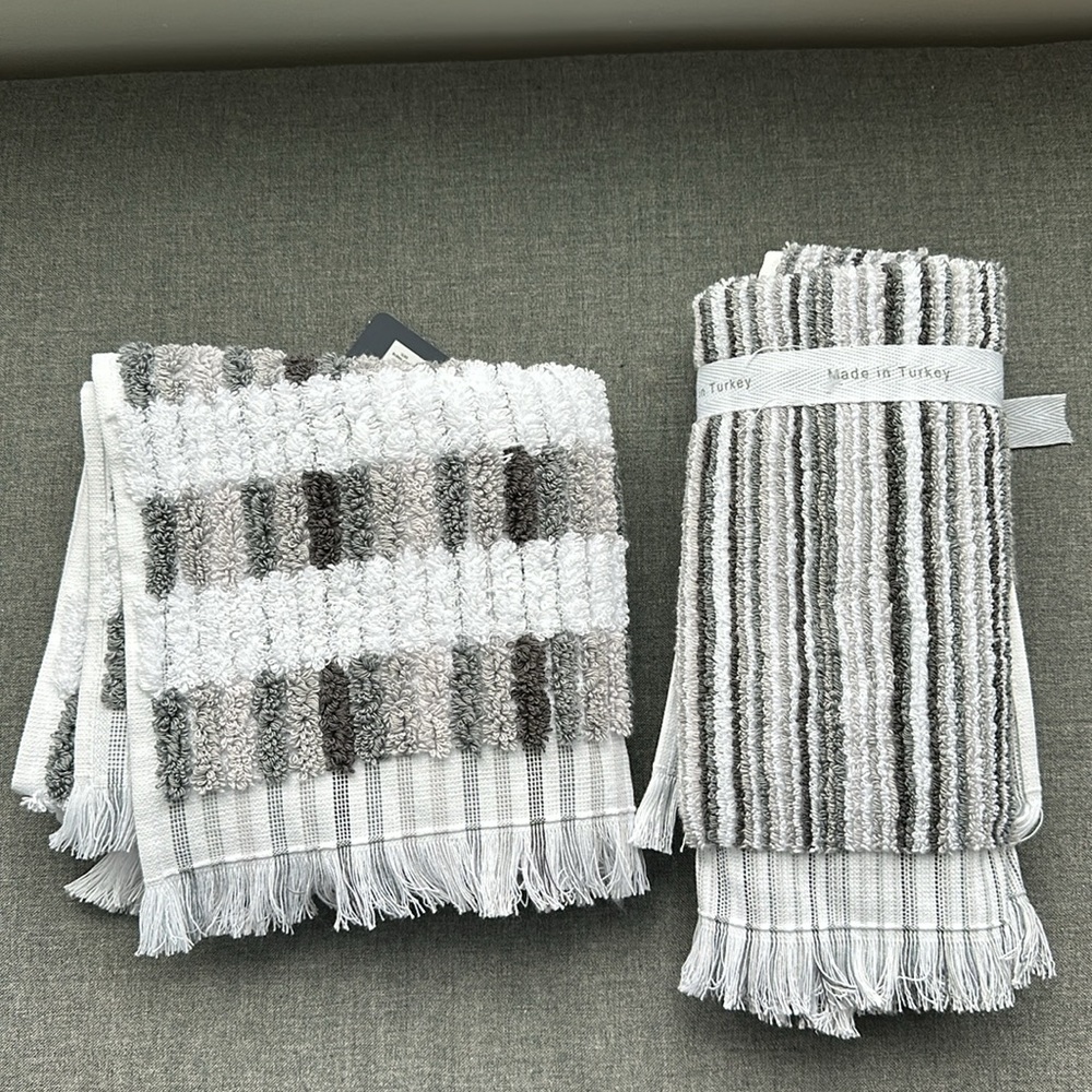 Brooks Brothers Hand Towel and Two Tip towels - Picture 3 of 5